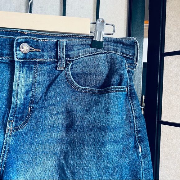 Old Navy blue denim cuffed shorts sz 10 - Picture 3 of 7